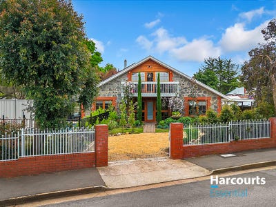 /international/au/4-victoria-terrace-williamstown-sa-152620976/