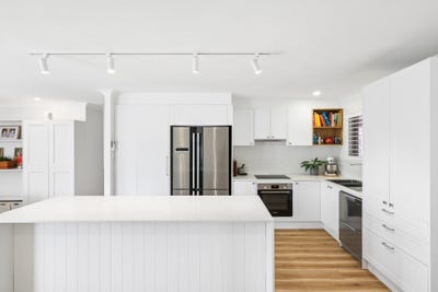 /international/au/112-universal-street-oxenford-qld-151178072/