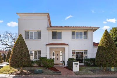 /international/au/12-brolga-way-westleigh-nsw-151977904/
