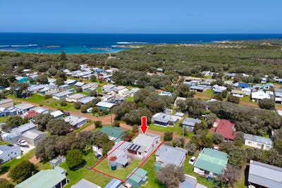 /international/au/17-third-avenue-peaceful-bay-wa-152670584/