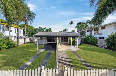 /international/au/423-ross-river-road-cranbrook-qld-151654436/