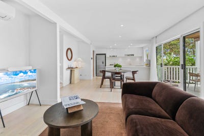 /international/au/1-30-panorama-drive-currumbin-qld-150627396/