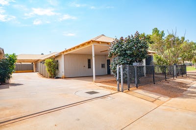 /international/au/26a-trevally-road-south-hedland-wa-152659204/