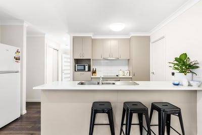 /international/au/1-90a-north-street-north-toowoomba-qld-151248756/