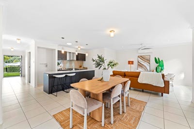 /international/au/21-tarshaw-street-bli-bli-qld-151617836/