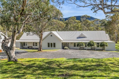 /international/au/-the-white-house-37-post-office-lane-crackenback-nsw-150844568/