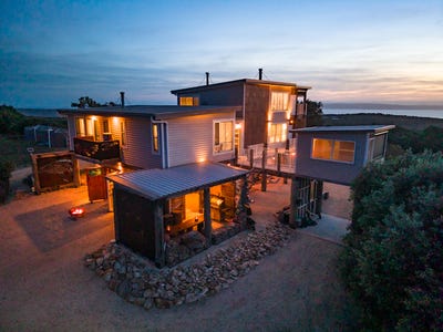 /international/au/548-wellstead-road-bremer-bay-wa-152442380/