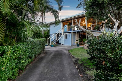 /international/au/6-415-417-boat-harbour-drive-torquay-qld-152478576/