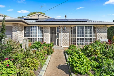 /international/au/33-werth-street-oakey-qld-151382192/