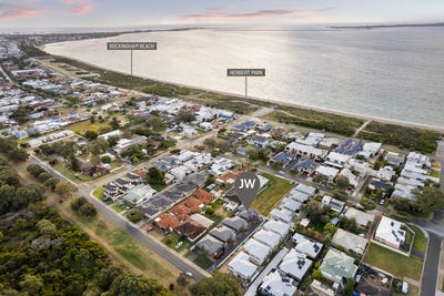 /international/au/120d-lewington-street-rockingham-wa-152588556/