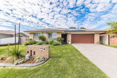 /international/au/18-pretoria-parade-harrington-nsw-152658360/