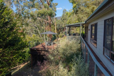 /international/au/11-ahern-court-kevington-vic-150772548/