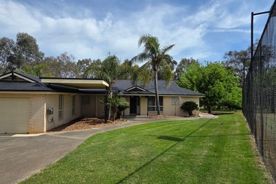 /international/au/13-chanro-court-bonnie-doon-vic-147634436/