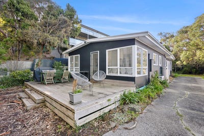 /international/au/10-waverley-avenue-lorne-vic-150733356/