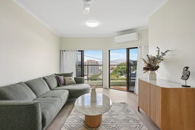 /international/au/21-13-15-hale-street-north-ward-qld-152406964/