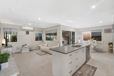/international/au/131-2-40-koplick-road-chambers-flat-qld-151320452/