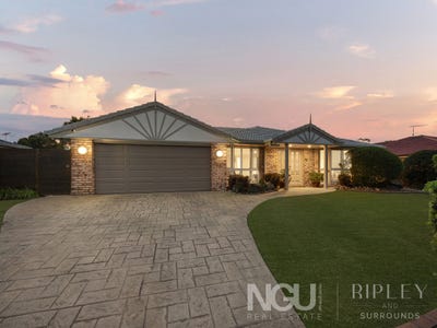 /international/au/65-equestrian-drive-yamanto-qld-152307516/