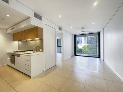 /international/au/b1-type-h-33-remora-road-hamilton-qld-147821688/