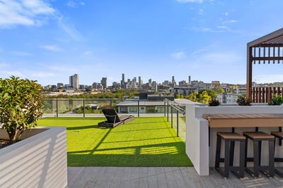 /international/au/103-44-52-grantson-street-windsor-qld-150941336/