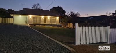/international/au/16-barkly-street-rutherglen-vic-148738792/