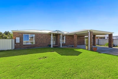 /international/au/5-benny-street-latrobe-tas-151146344/