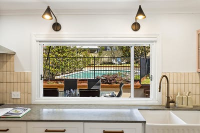 /international/au/16-risley-road-figtree-nsw-152603060/
