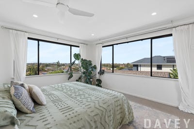 /international/au/9-dauntless-way-duncraig-wa-152560864/