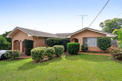 /international/au/13-palm-court-rangeville-qld-151442812/