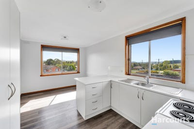 /international/au/22-gay-street-deloraine-tas-150831056/