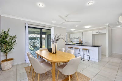 /international/au/64-phoenix-street-white-rock-qld-152420688/
