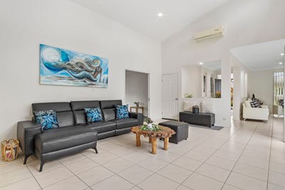 /international/au/6-lawson-street-upper-coomera-qld-151009692/
