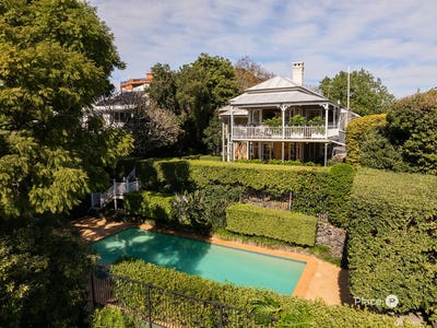 /international/au/23-victoria-parade-clayfield-qld-151396040/