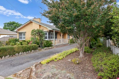 /international/au/10-charman-avenue-euroa-vic-150924784/