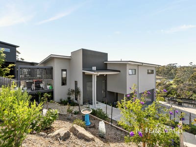 /international/au/8-hakea-drive-tolmans-hill-tas-152269084/