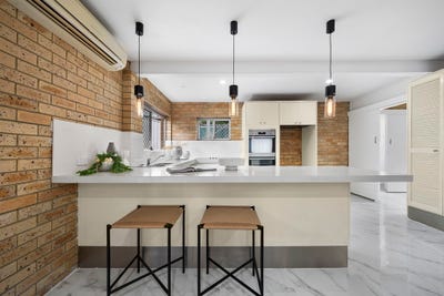 /international/au/10-runic-street-bardon-qld-151038504/
