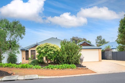 /international/au/13-amberley-loop-dunsborough-wa-151381588/
