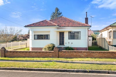 /international/au/11-enfield-avenue-lithgow-nsw-151519572/