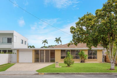 /international/au/217-mallawa-drive-palm-beach-qld-152598300/