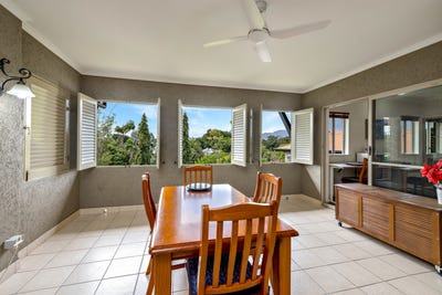/international/au/1224-2-10-greenslopes-street-cairns-north-qld-151621724/