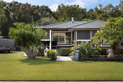 /international/au/20-cabbage-tree-palm-crescent-pelican-nsw-151156352/