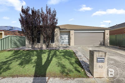 /international/au/10-waterford-drive-miners-rest-vic-151045268/