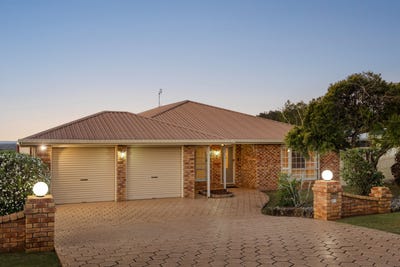 /international/au/38-moore-crescent-wilsonton-qld-152302400/