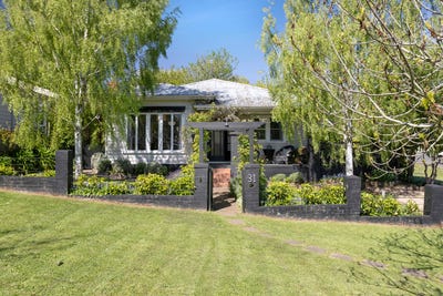 /international/au/31-duke-street-daylesford-vic-152635828/