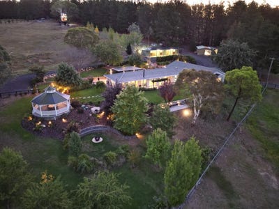 /international/au/67-radcliffe-circuit-carwoola-nsw-700399436/