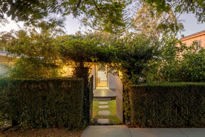 /international/au/1-39-salisbury-street-indooroopilly-qld-150873756/