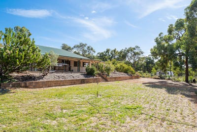 /international/au/24-ghost-gum-ridge-chittering-wa-151325864/