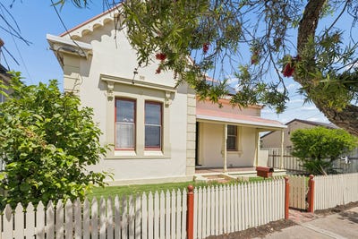 /international/au/22-darton-street-birkenhead-sa-152695476/