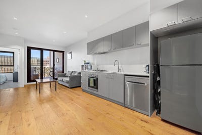 /international/au/310-16-clyde-street-mall-frankston-vic-151213440/