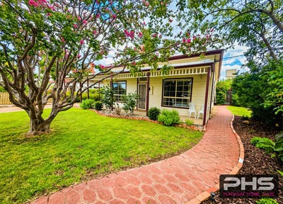 /international/au/100-victoria-street-kerang-vic-150726860/
