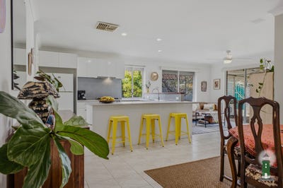 /international/au/10-stook-court-spearwood-wa-152649804/